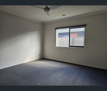 5 Adderley Place, Lang Lang, Vic 3984 - Photo 6