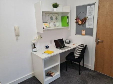 1 bedroom in a house share to rent - Photo 4