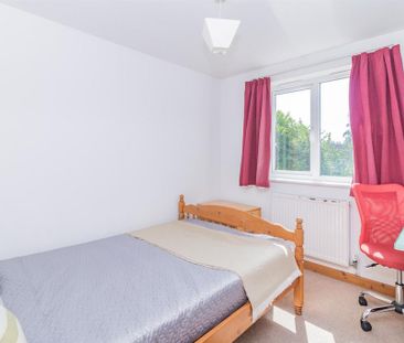 5 bedroom detached house to rent - Photo 4