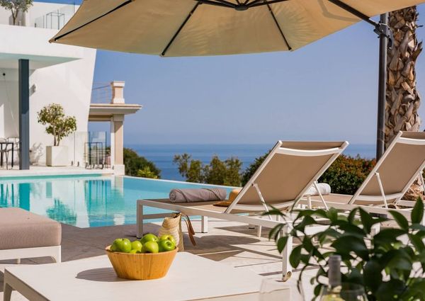 Luxury Villa for rent in Marbella Del Este, Andalusia