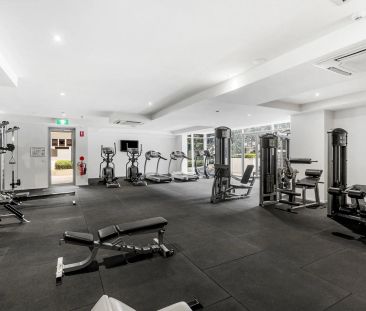 Modern Luxury Within The Heart Of Canberra - Photo 6