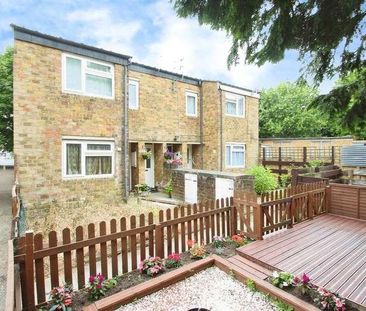 St Clement Close, Uxbridge, UB8 - Photo 2