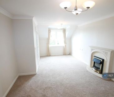 1 bedroom flat to rent - Photo 2