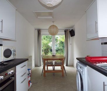 3 bedroom terraced house to rent - Photo 4