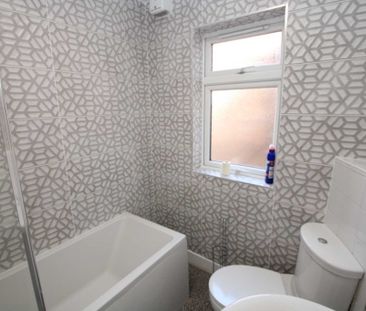 2 bed Flat for rent - Photo 6