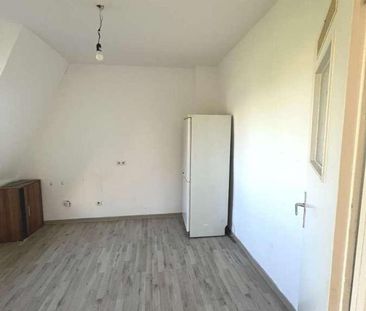 Große 2-Zimmer-Wohnung in zentraler Lage zu vermieten - Photo 1