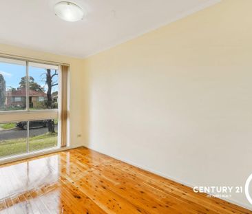 Charming Three Bedroom Home - Photo 5