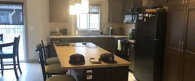 2 Bedroom, 2 Full and 2 Half Bathroom Townhouse Available for Rent in Windermere — 2 Bedrooms Townhouse - Photo 1