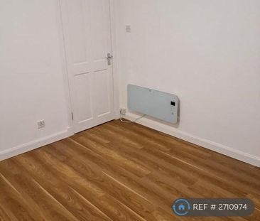 3 bedroom flat to rent - Photo 2