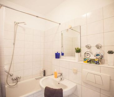 Schöne 3 Zimmerwohnung im Herzen von Schönebeck mit großzügigem Balkon - Photo 2