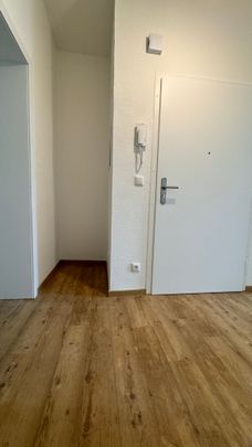 *** Hier wird fleißig gewerkelt! Charmante 2-Zimmerwohnung mit Loggia zum Garten! *** - Foto 1