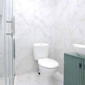 The Studio, Ash Road, Aldershot, Hampshire, GU12 - Photo 2