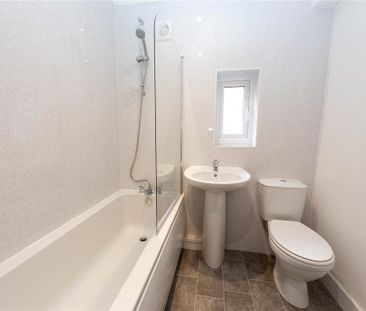 3 bedroom terraced house to rent - Photo 6