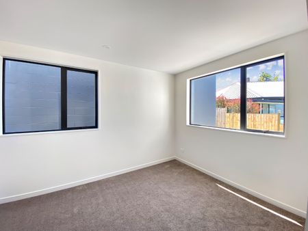 Remuera- 4 bedroom 3.5 bathroom includes 2 ensuite - Photo 3