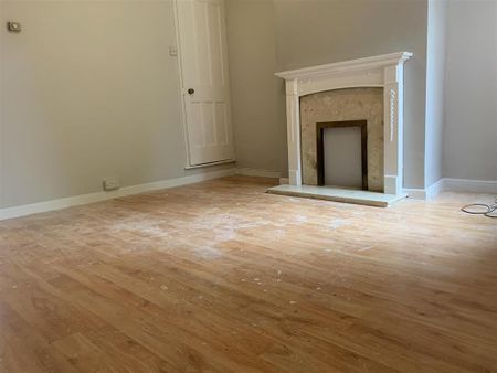 2 bedroom terraced house to rent - Photo 4