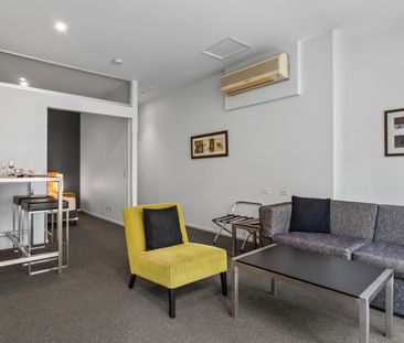 Fully Furnished 1 Bedroom with Rare Secure Car Space - Electricity ... - Photo 3