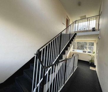 E Castleton Court, Castleton Drive, Newton Mearns, G77 - Photo 6