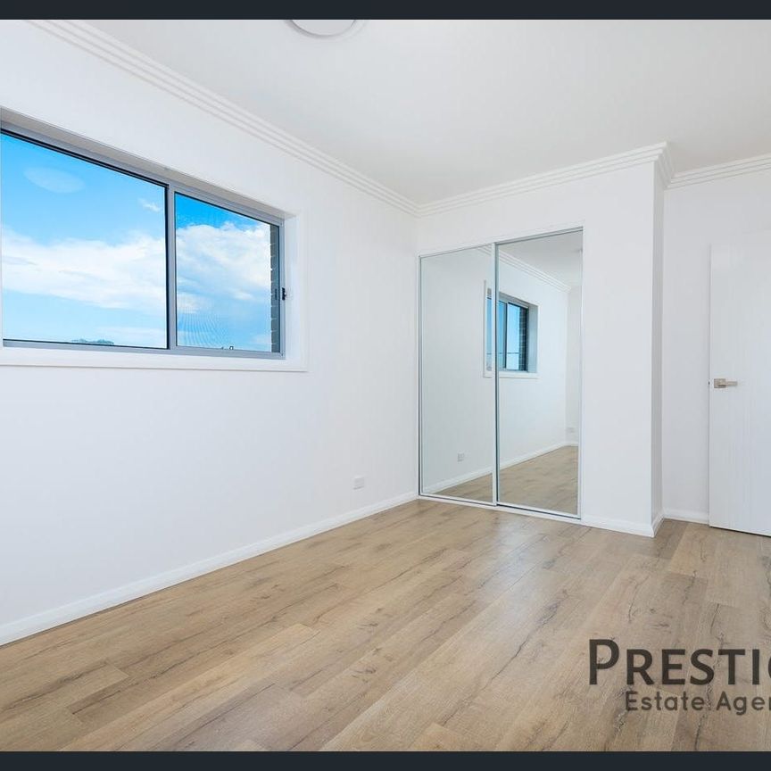 Luxurious Family Residences! - Photo 1