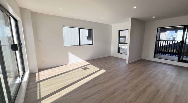 Brand New 4 Beds Home in Rangitoto Zone - Photo 1