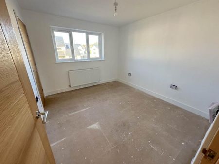 5 bedroom detached house to rent - Photo 3