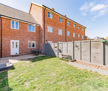 3 bedroom end of terrace house to rent - Photo 3