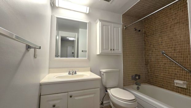 For Lease - 2 Grove Street Unit# 45, Barrie, Ontario - Photo 1