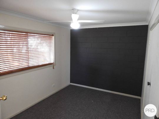 CONVENIENT 2 BEDROOM UNIT - Photo 1