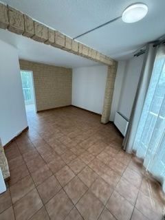 Location Appartement 4 pièces 70m² ST DENIS 93200 - Photo 1