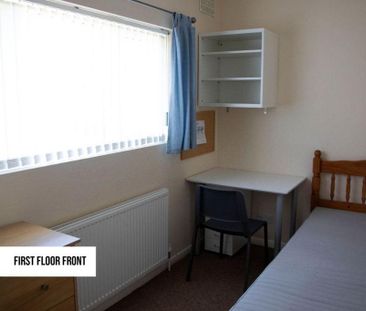 4 bedroom semi-detached house to rent - Photo 2