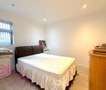 Hinton Avenue, Hounslow, TW4 - Photo 1