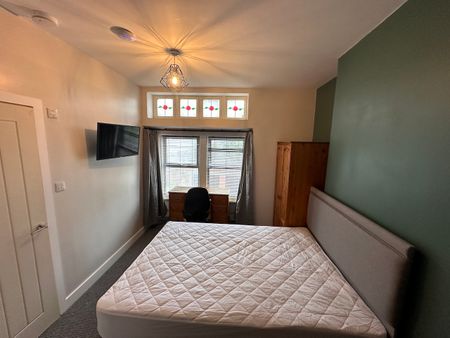 5 bedroom house - Photo 5