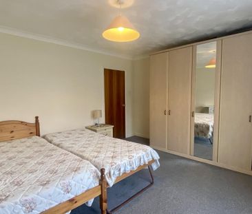 2 bedroom apartment to rent - Photo 4