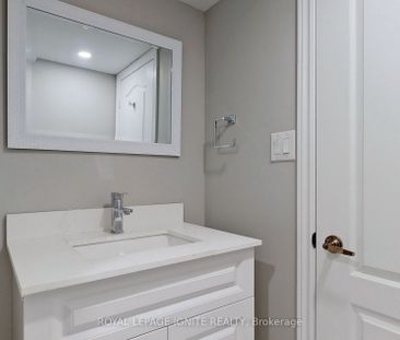 Detached Home For Lease | W8132460 - Photo 5