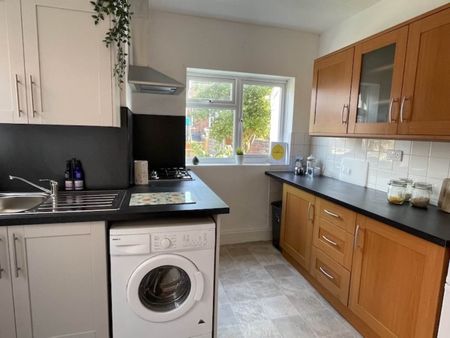 5 bed terraced house to rent in Monks Road, Exeter, EX4 - Photo 4