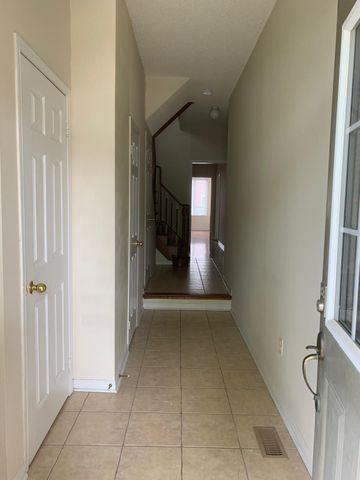 For Lease - 46 Laramie Crescent, Vaughan, Ontario - Photo 4