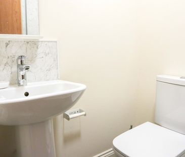 1 Bed Flat, Victoria Avenue, LE2 - Photo 2