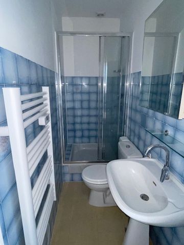 Location Appartement 2 pièces 28m² LA FERTE GAUCHER 77320 - Photo 4