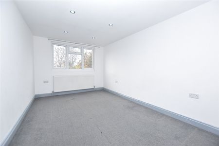 Whitehorse Lane, London, SE25 - Photo 2