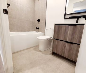 For Lease - 1050 Eastern Avenue Unit# 325, Toronto, Ontario - Photo 3