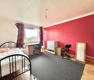 Sandy Hill Road, Farnham, Surrey, Surrey, GU9 - Photo 6