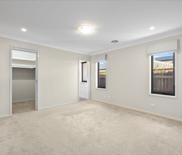 7 Dunk Street, Casey ACT 2913 - House For Rent | Domain - Photo 3