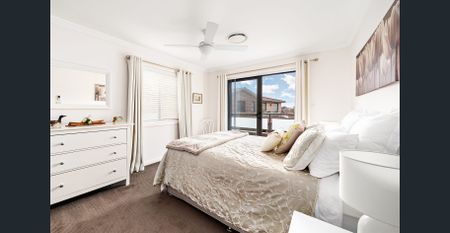 Sunlit Townhouse with Style, Space & Comfort! - Photo 5