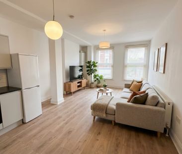1 Bed Flat, Stoke Newington High Street, N16 - Photo 2