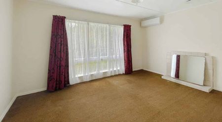 VILLAGE RETREAT! - Photo 3