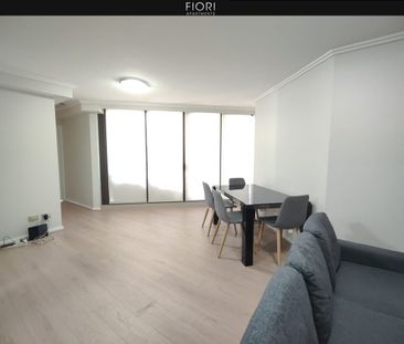 Spacious North-East facing 1bedroom apartment - Newly Refurbished &... - Photo 3