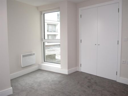 Hardwicks Square, London, SW18 4LP - Photo 2