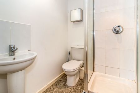 2 bedroom apartment to rent Elmira Way, Salford, Greater Manchester, M5 - Photo 5