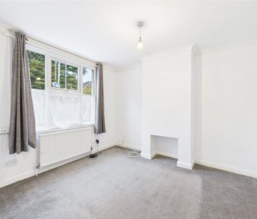 2 bedroom semi-detached house to rent - Photo 6