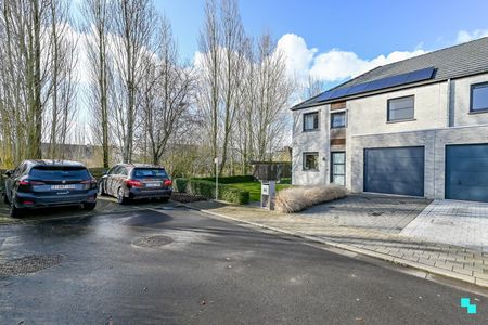 Energiezuinige halfopen bebouwing met drie slaapkamers in Roeselare - Photo 2