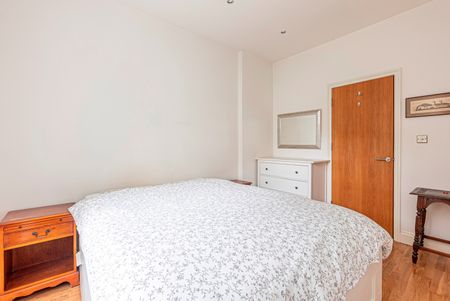 2 Bed Flat, Finborough Road, SW10 - Photo 3